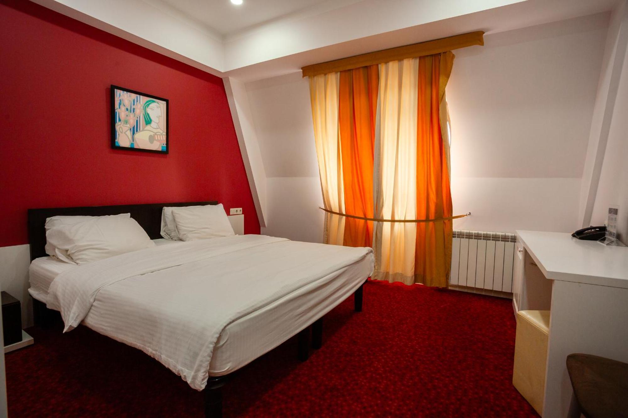 Piazza Four Colours Hotel Batumi Luaran gambar