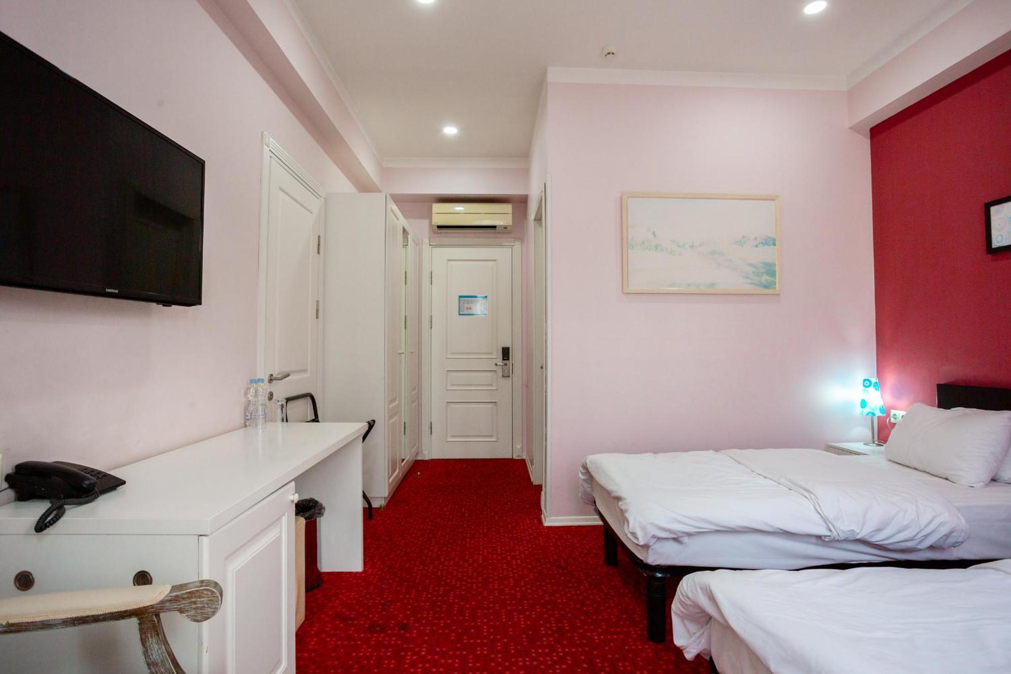 Piazza Four Colours Hotel Batumi Luaran gambar