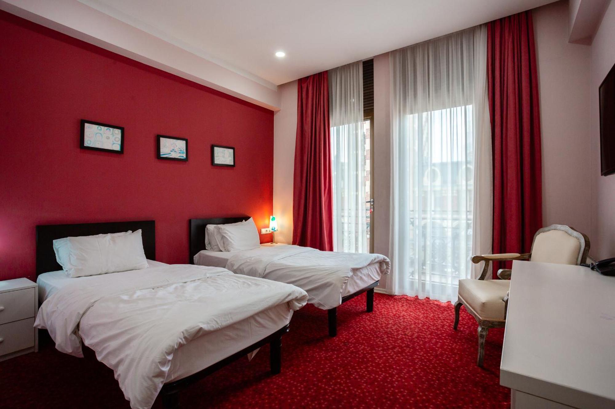 Piazza Four Colours Hotel Batumi Luaran gambar