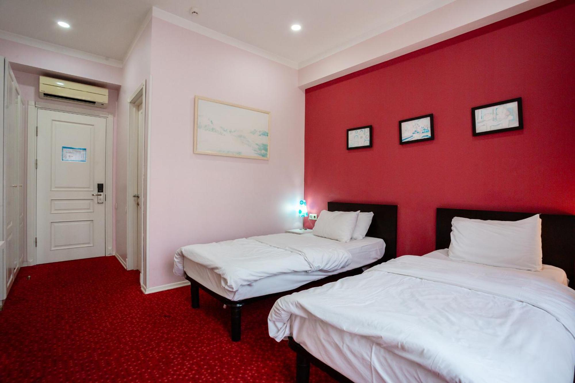 Piazza Four Colours Hotel Batumi Luaran gambar