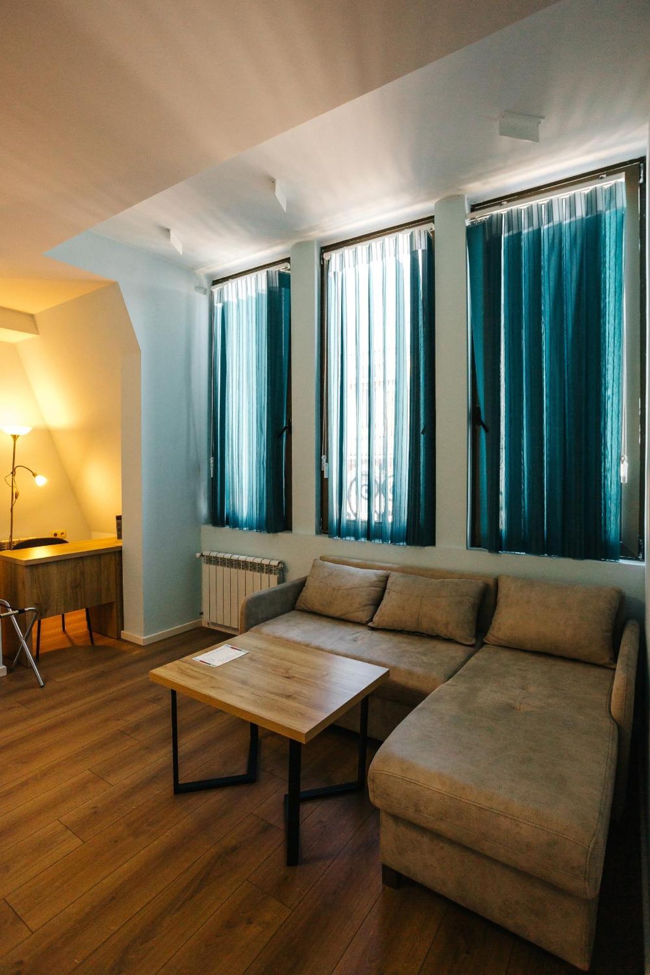 Piazza Four Colours Hotel Batumi Luaran gambar