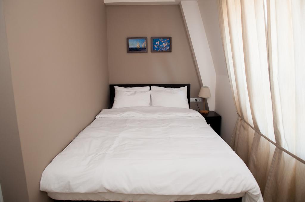 Piazza Four Colours Hotel Batumi Bilik gambar