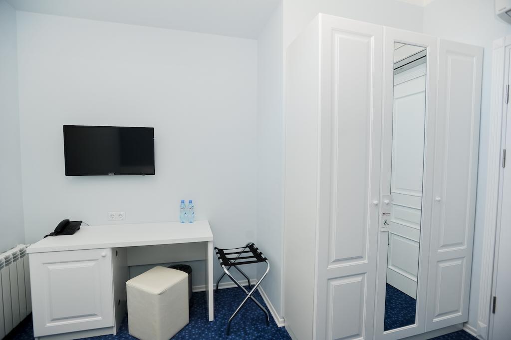 Piazza Four Colours Hotel Batumi Bilik gambar