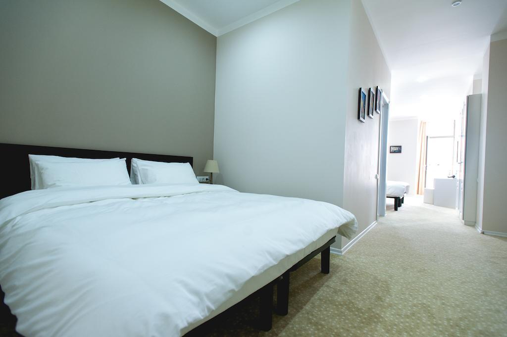 Piazza Four Colours Hotel Batumi Bilik gambar