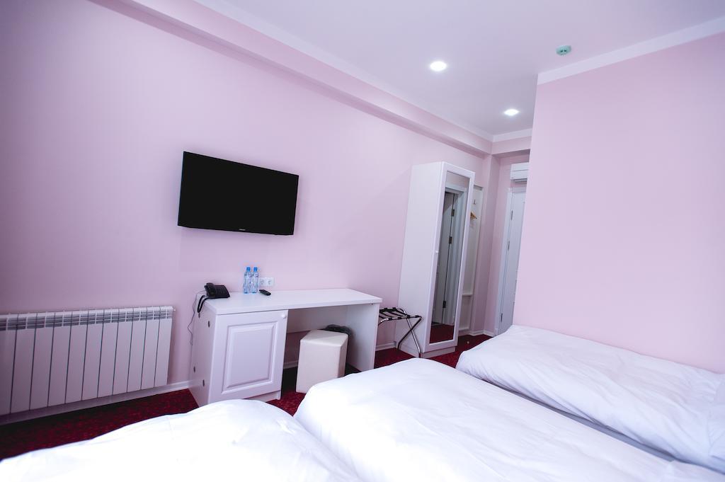 Piazza Four Colours Hotel Batumi Bilik gambar