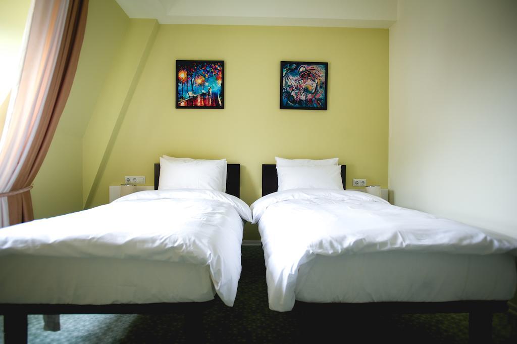 Piazza Four Colours Hotel Batumi Bilik gambar