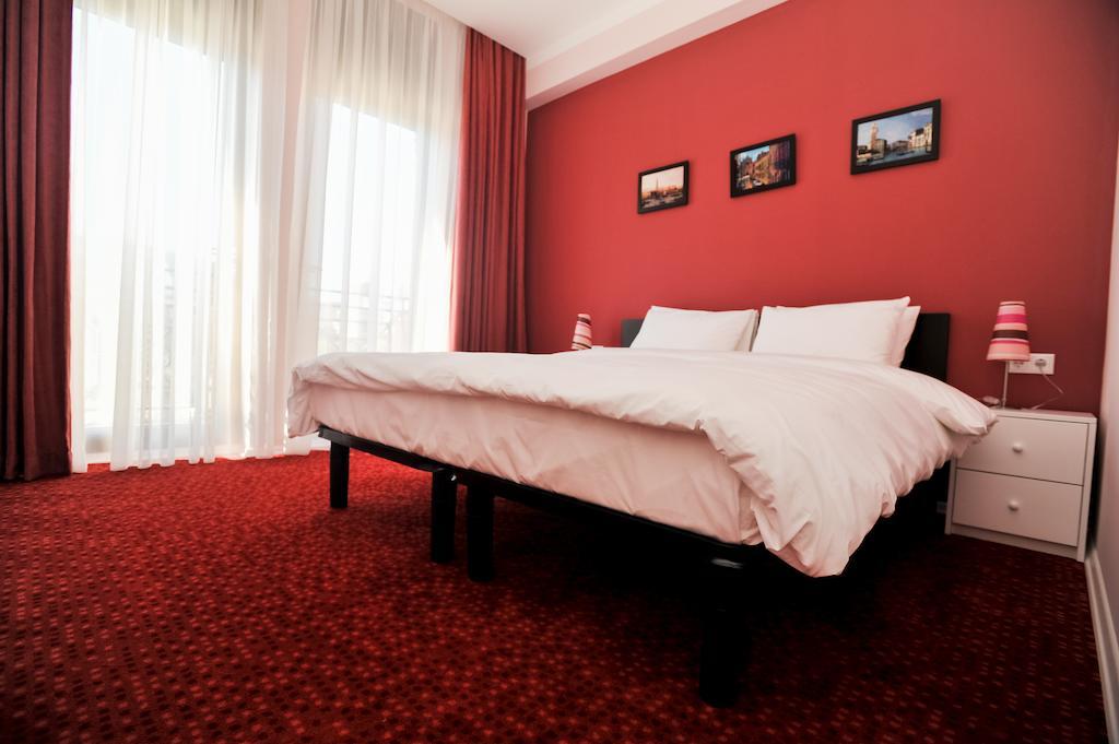 Piazza Four Colours Hotel Batumi Bilik gambar