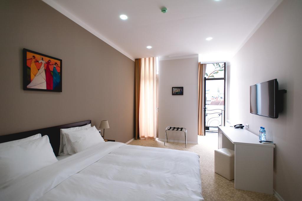 Piazza Four Colours Hotel Batumi Bilik gambar