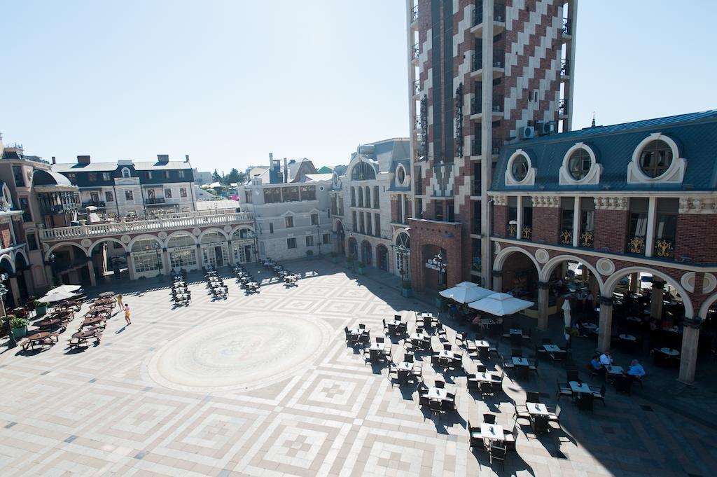 Piazza Four Colours Hotel Batumi Luaran gambar