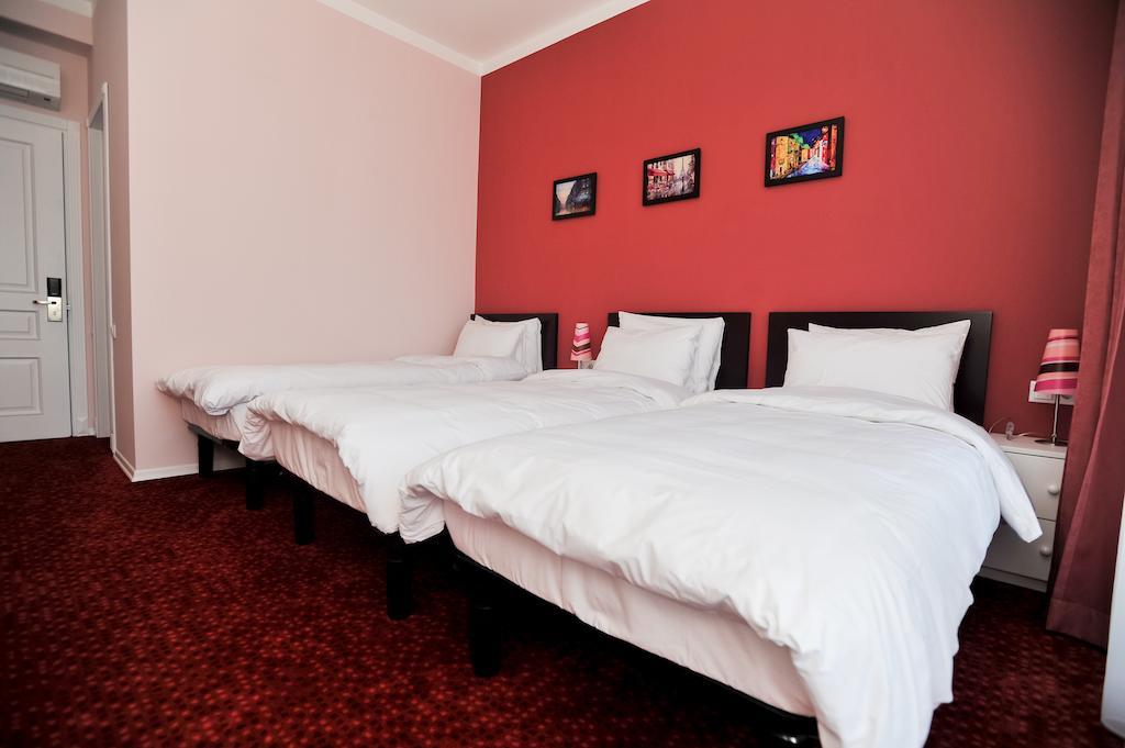 Piazza Four Colours Hotel Batumi Bilik gambar